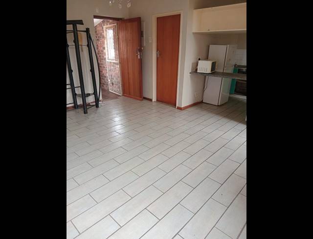 2 BEDROOM TOWNHOUSE FOR SALE IN GRAHAMSTOWN